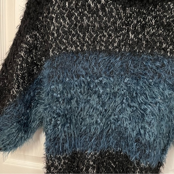 METALLIC  COLOUR BLOCK SHAGGY SWEATER BY PAQUITO - Picture 6 of 12